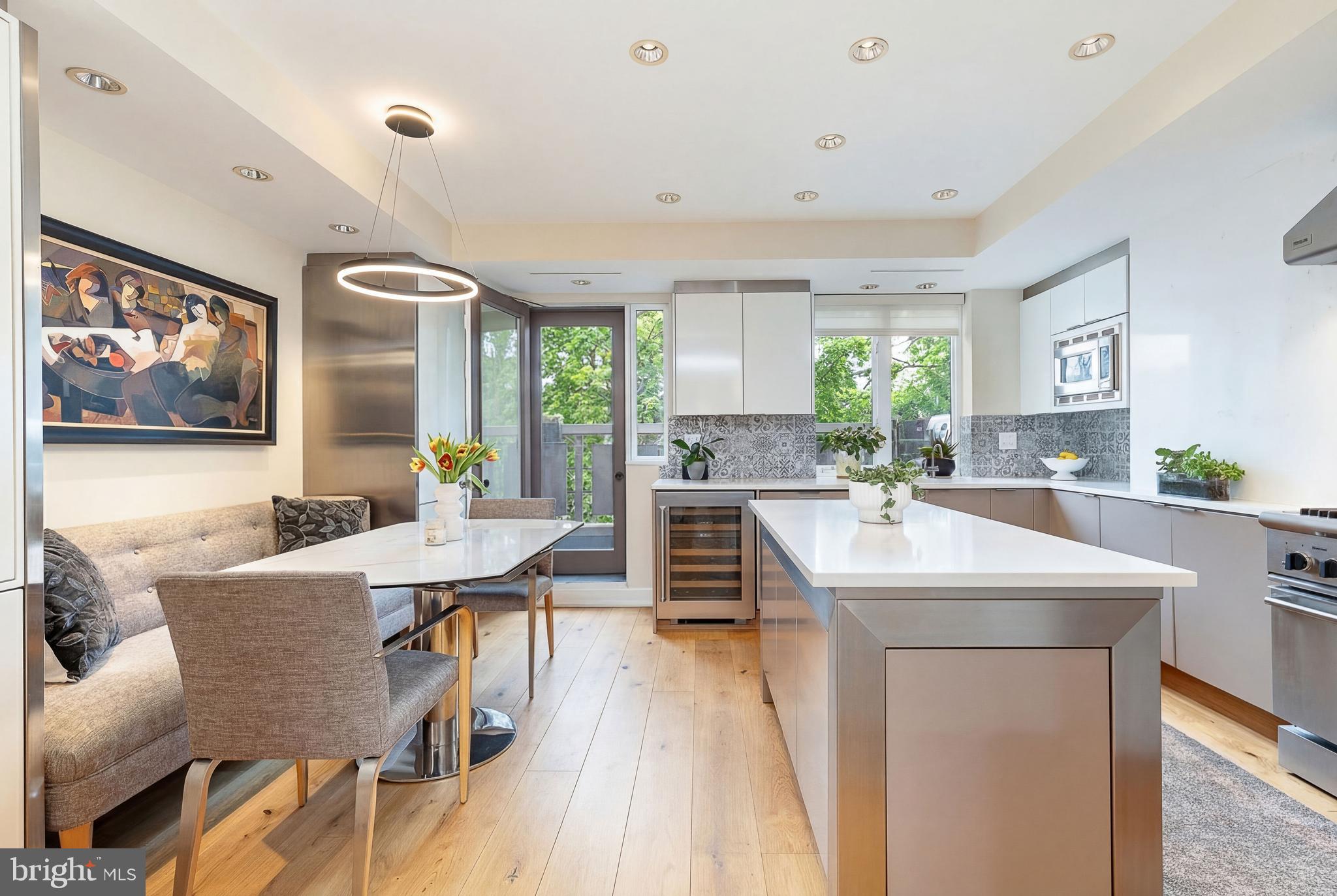 SOCIETY HILL - Residential