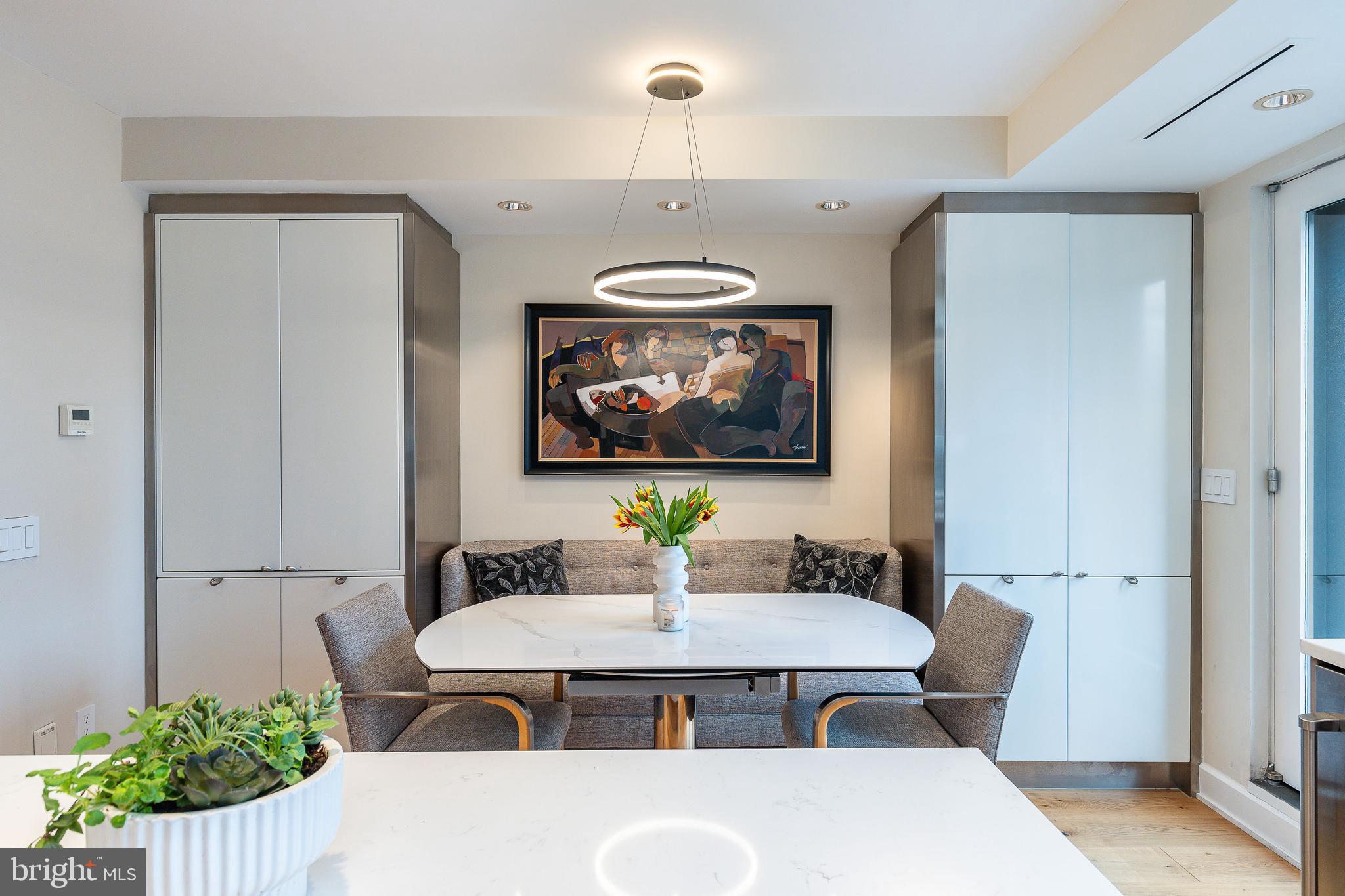 SOCIETY HILL - Residential