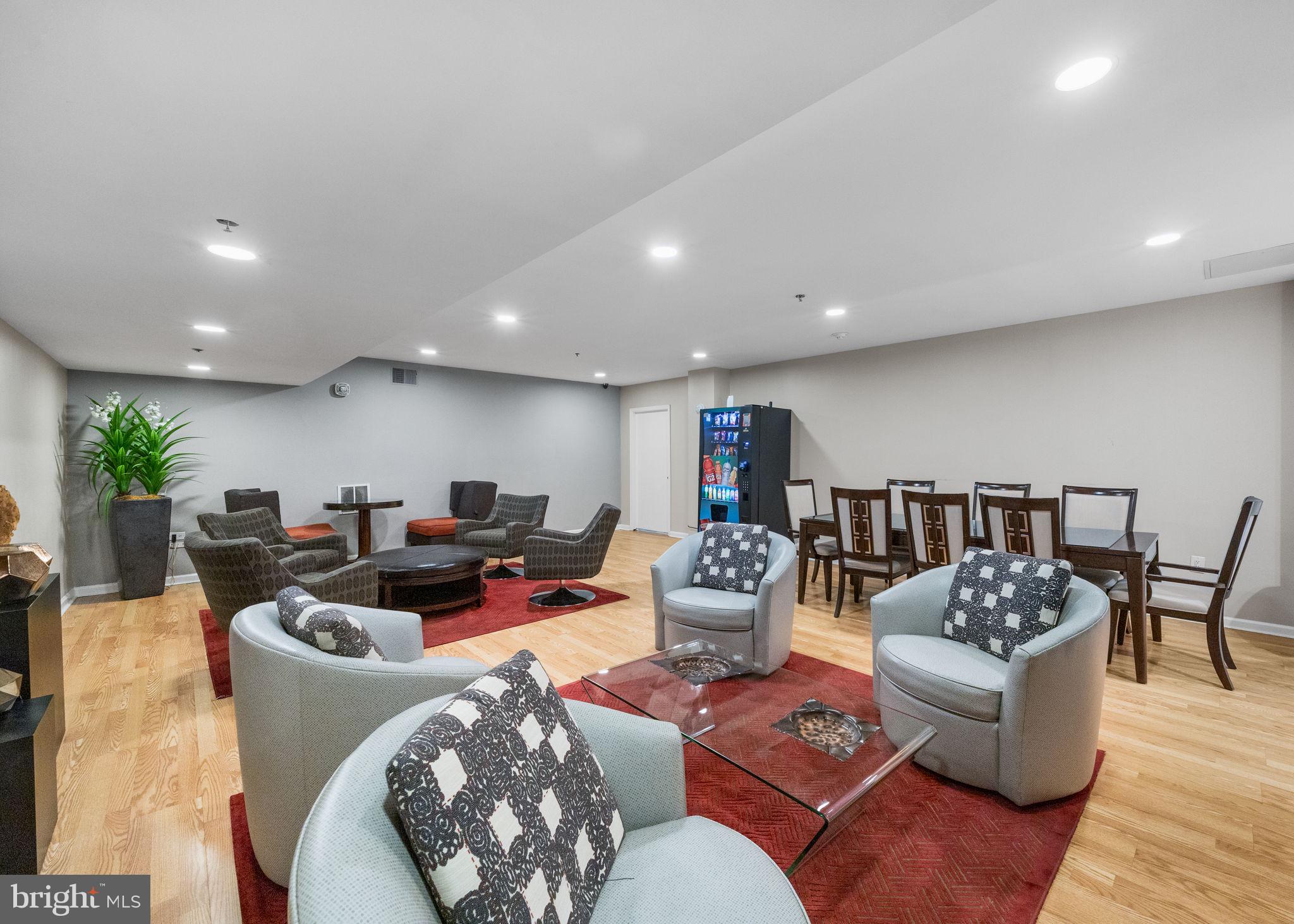 WASHINGTON SQ WEST - Residential