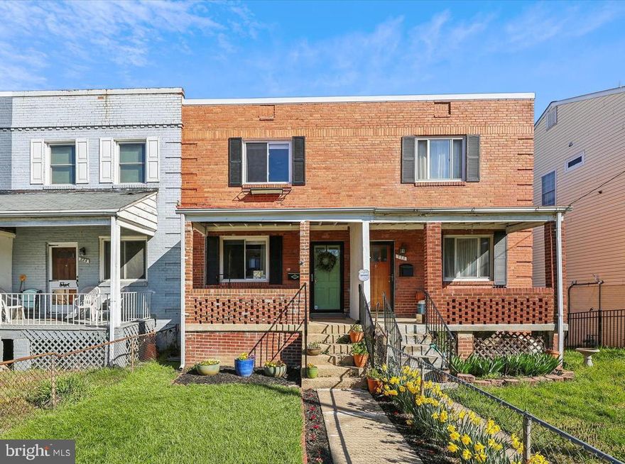 Stunning Townhouse in Prime Location – Blocks from Potomac Yard, Metro & Del Ray-you can even walk to the airport!

This sun-drenched townhouse is packed with over $100K in upgrades and perfectly situated near everything you need! ✨ Key Features:  The beautifully renovated kitchen features a quartz island and Butler's Pantry, subway backsplash, gold hardware, white shaker cabinets, custom made black walnut shelving with built-in lighting, high-end Samsung stainless steel appliances, and a seamless walkout to the deck and patio—ideal for entertaining or relaxing.  Additional main level features include a front porch with infrared heater, recessed lighting and distressed hardwoods. 

Upstairs, you'll find three bedrooms, including one that was previously used as a home office and comes with a custom adjustable electric height desk  (or could make a fantastic walk-in closet!) and a beautifully renovated bathroom with skylight.  

The lower level offers a spacious rec room, a large laundry/utility/storage area with walkout access to the patio, and another fully renovated bath.

Roof ('15), HVAC ('17), Hot water heater ('16)-upgrades galore on every level-and three inviting outdoor spaces—porch, patio, and deck—make this home a true gem. Plus, enjoy the convenience of a fenced backyard, two off-street parking spots and ample street parking.

This one won’t last long—don’t miss your chance to call it home!