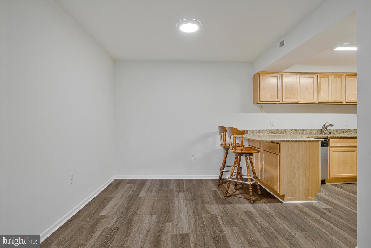 RIVA COMMONS - Residential Lease