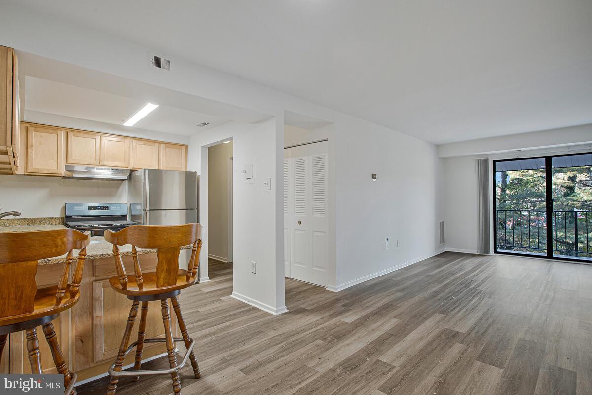 RIVA COMMONS - Residential Lease