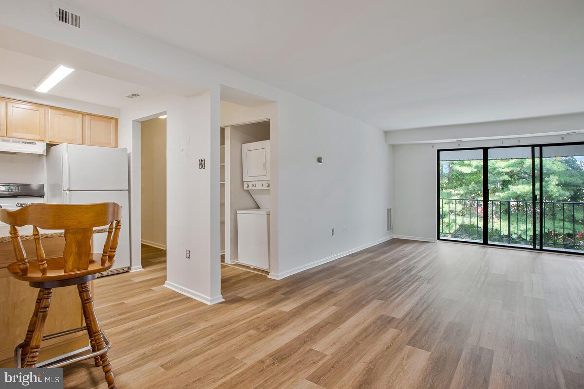 RIVA COMMONS - Residential Lease