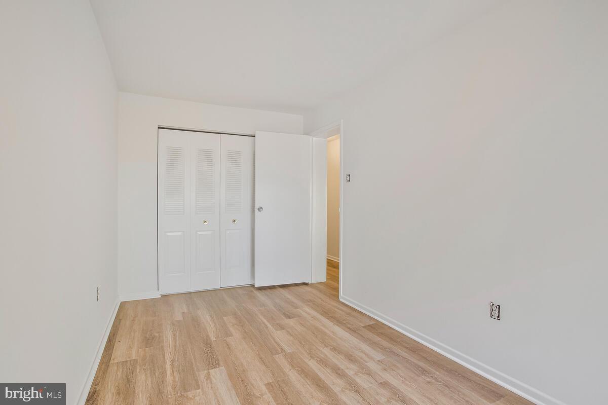 RIVA COMMONS - Residential Lease