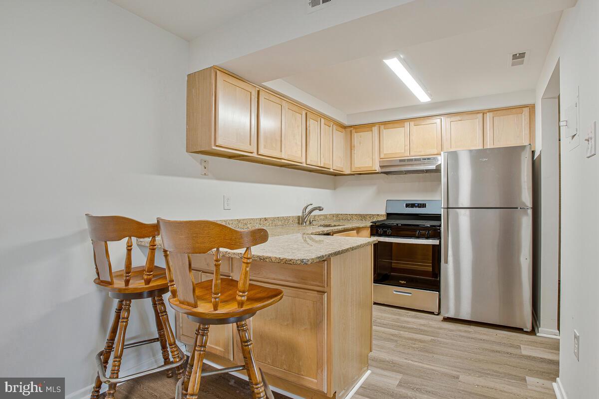 RIVA COMMONS - Residential Lease