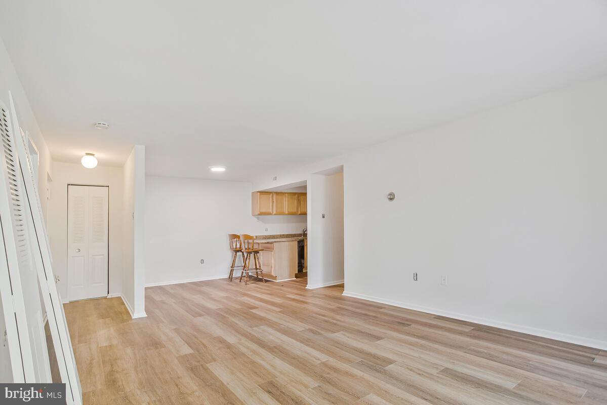 RIVA COMMONS - Residential Lease