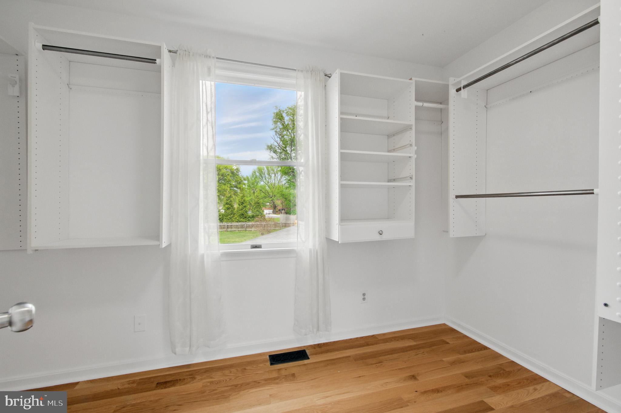 GLENMONT - Residential