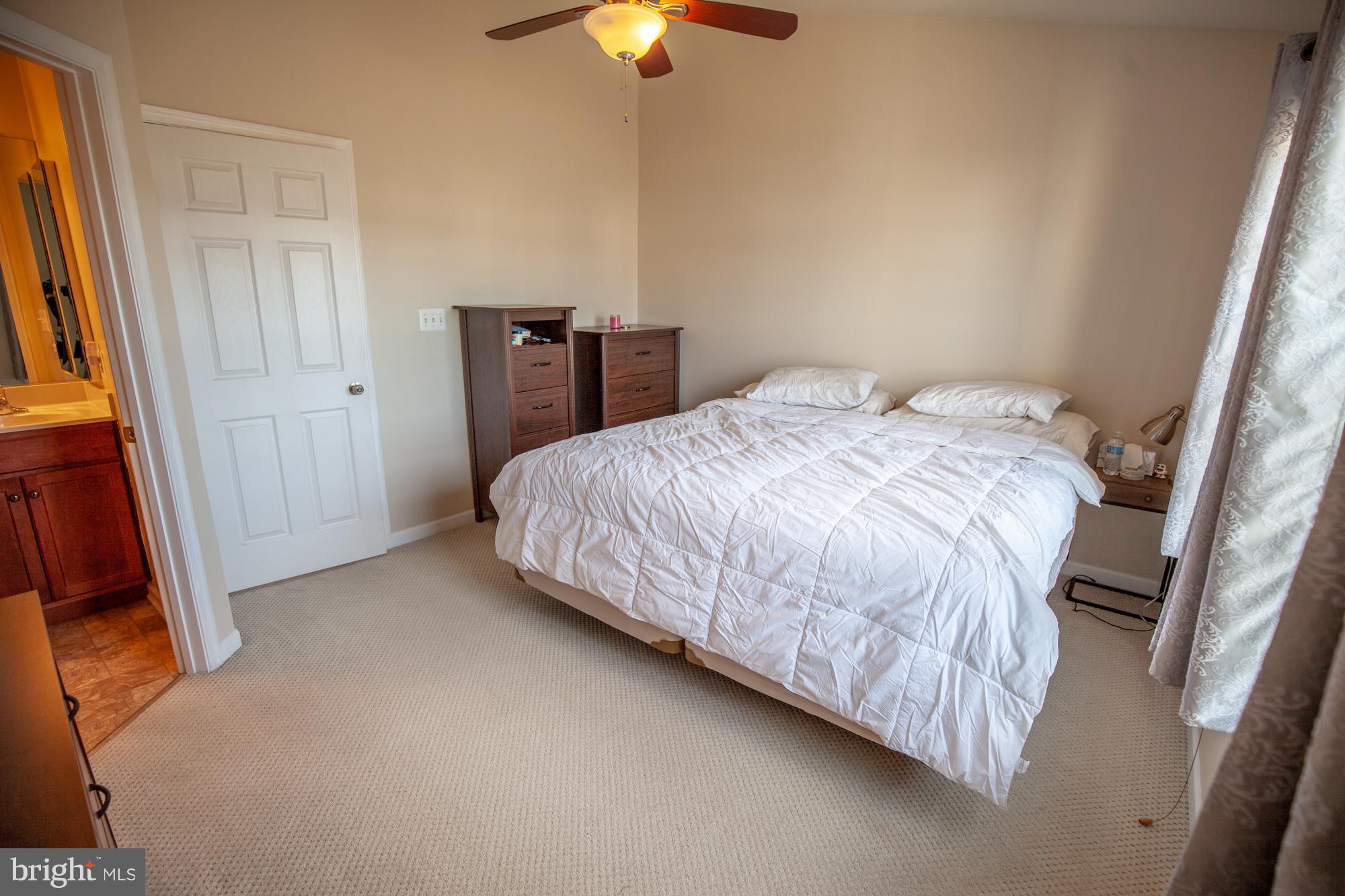 LAKELAND PLACE - Residential Lease