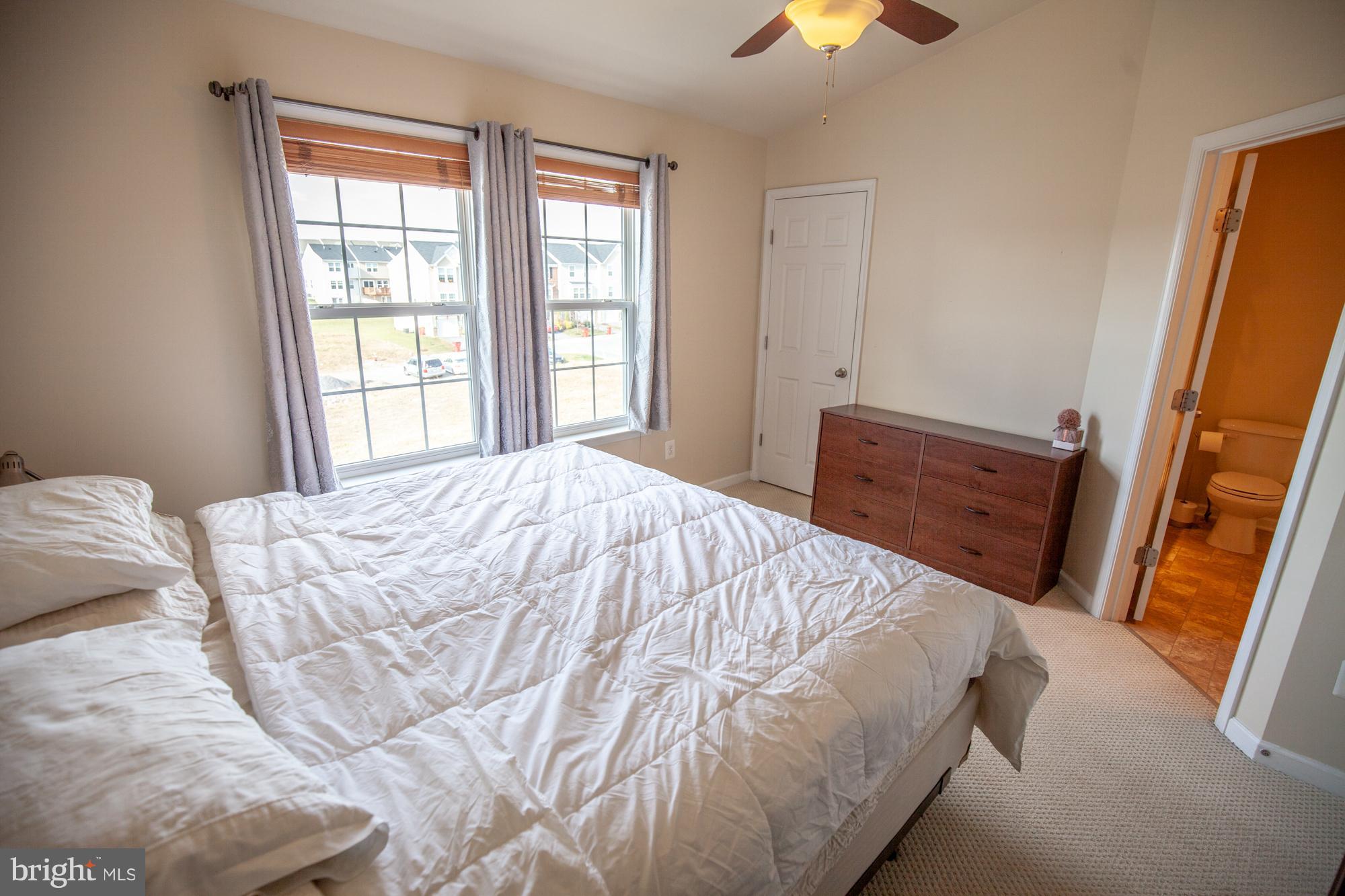 LAKELAND PLACE - Residential Lease