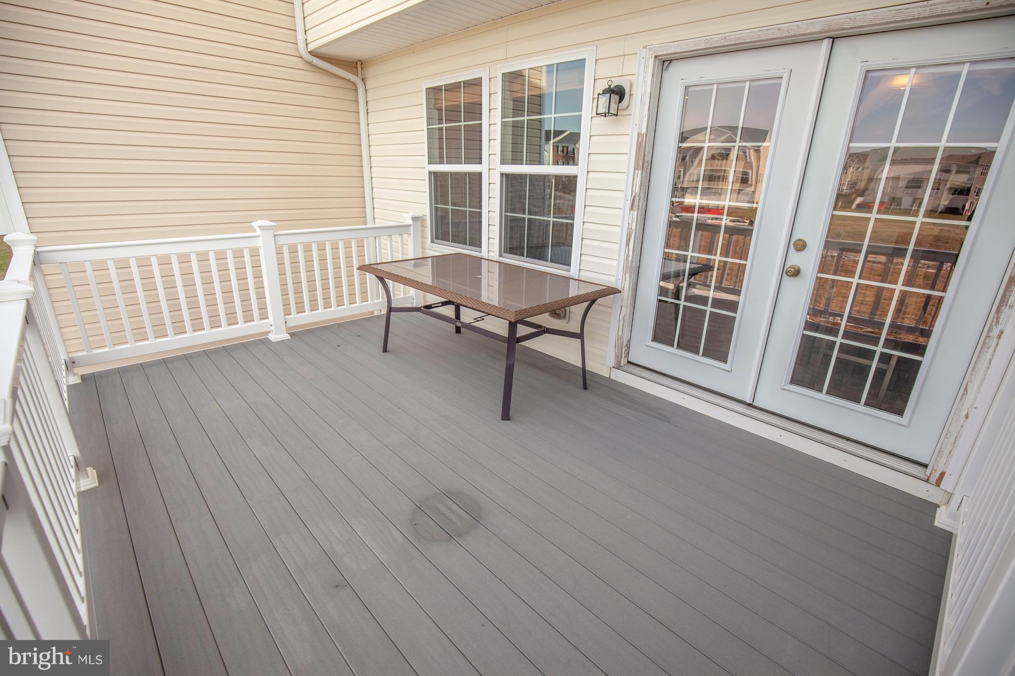 LAKELAND PLACE - Residential Lease