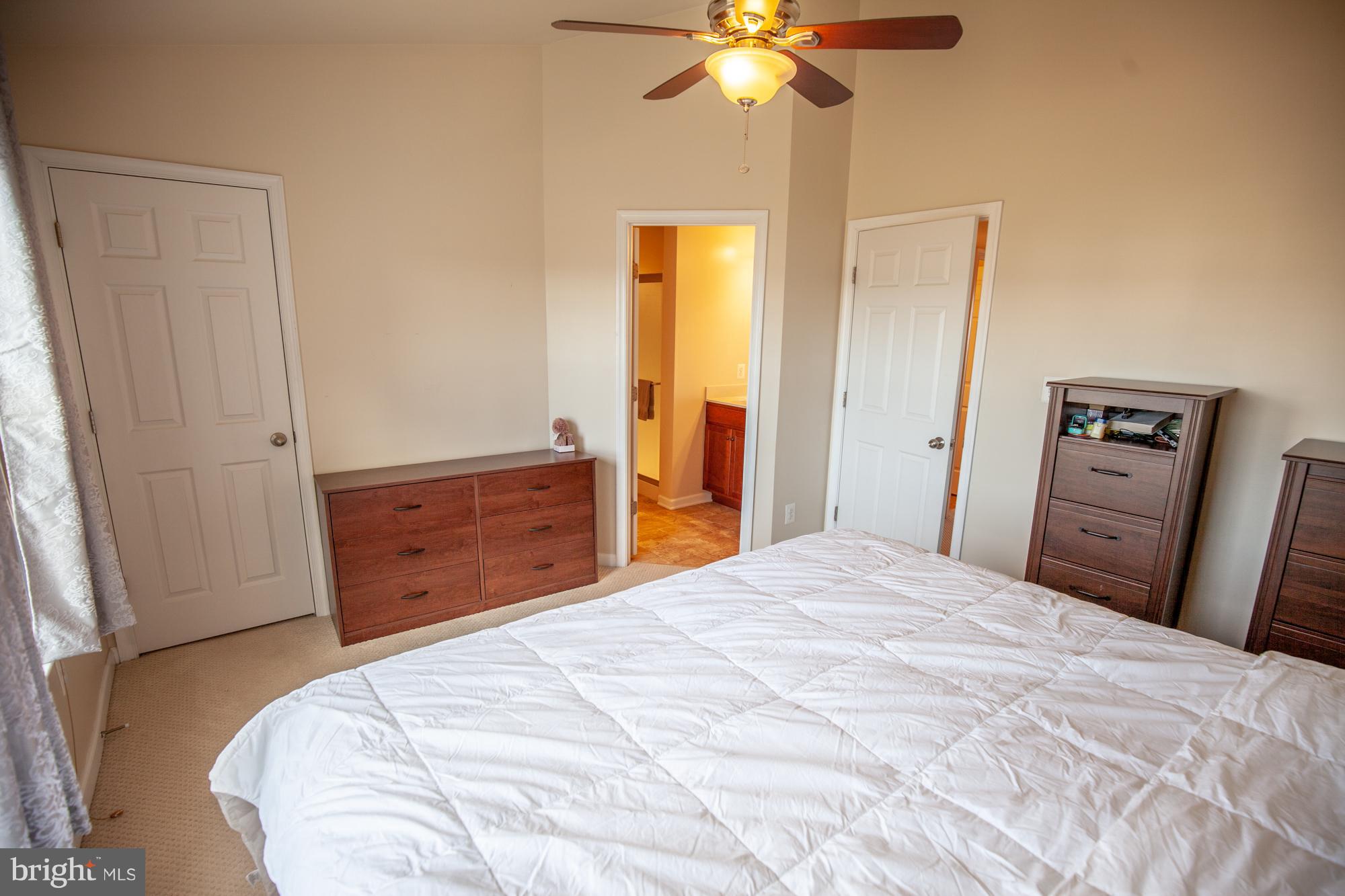 LAKELAND PLACE - Residential Lease