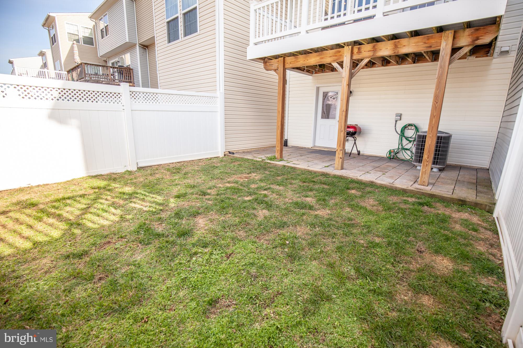 LAKELAND PLACE - Residential Lease