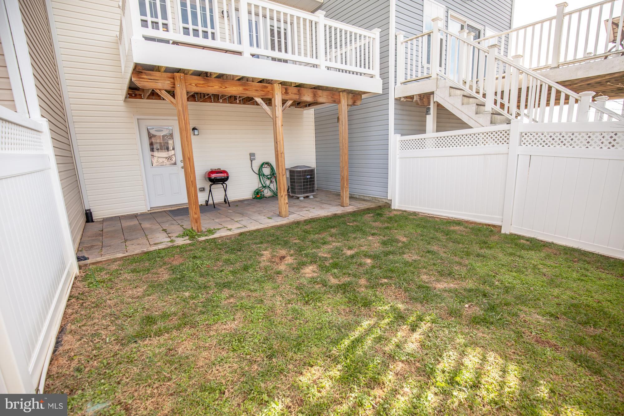 LAKELAND PLACE - Residential Lease