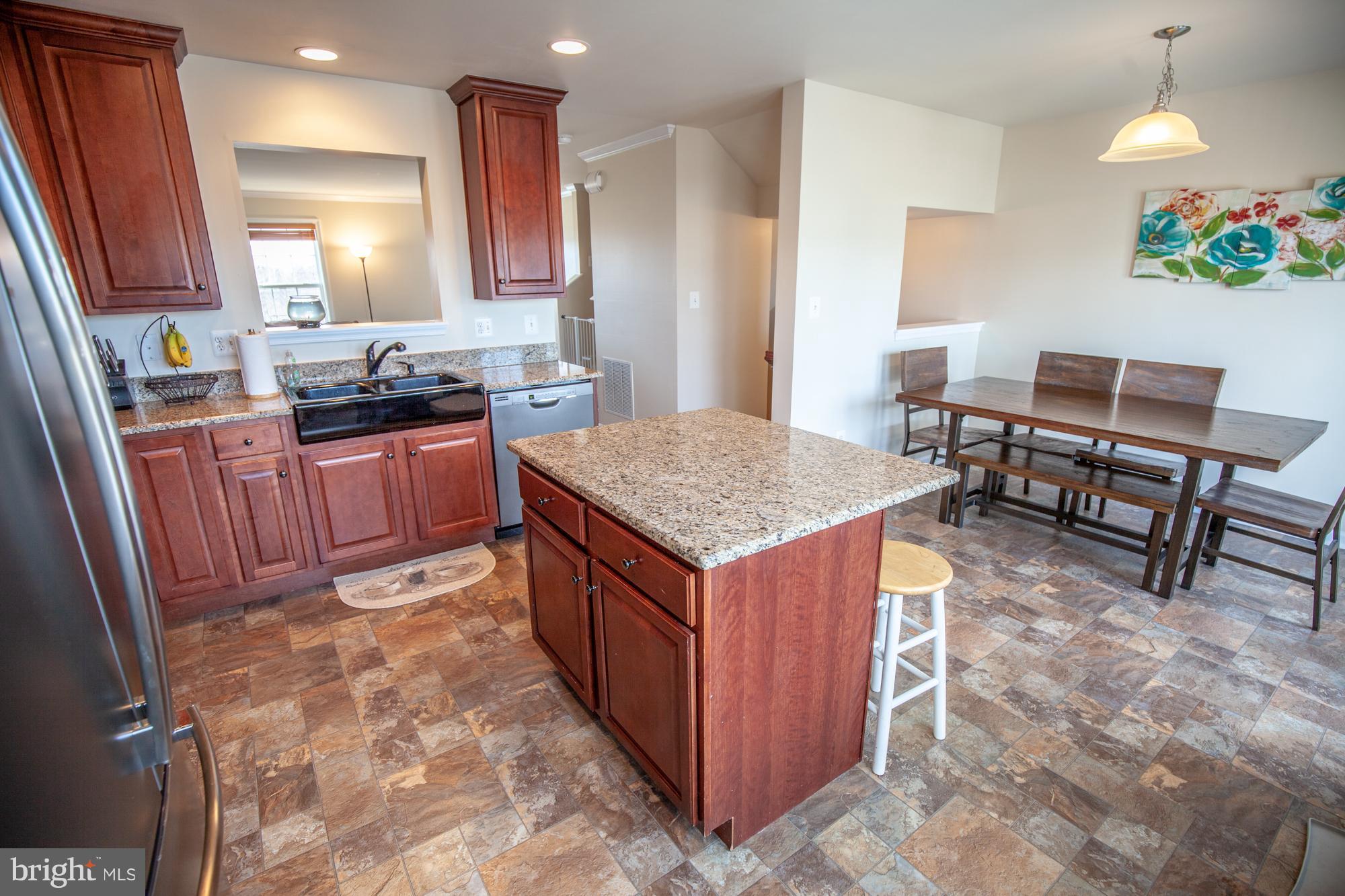 LAKELAND PLACE - Residential Lease