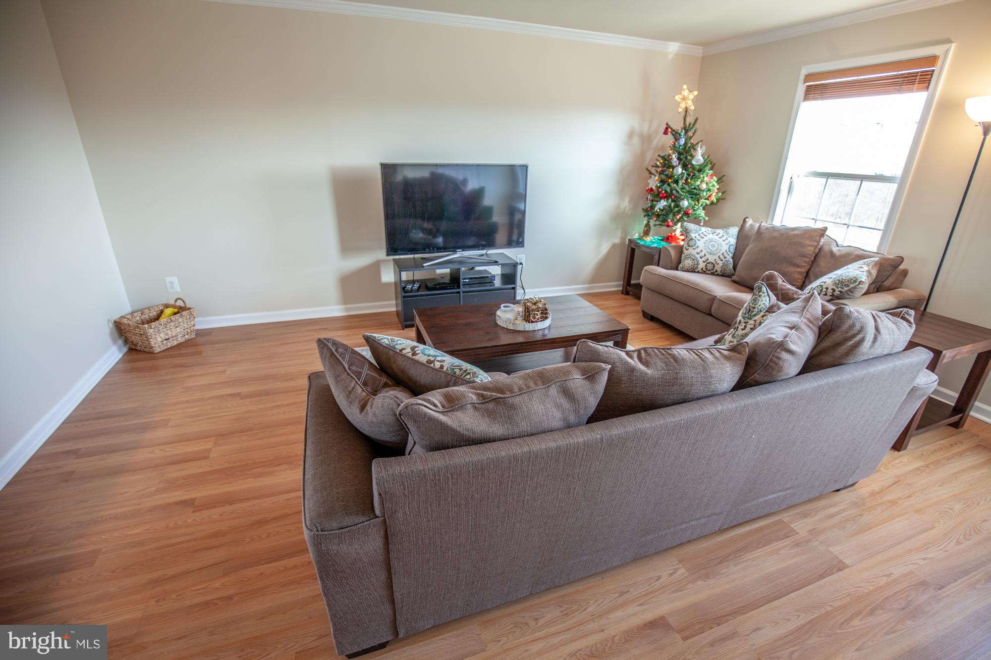 LAKELAND PLACE - Residential Lease