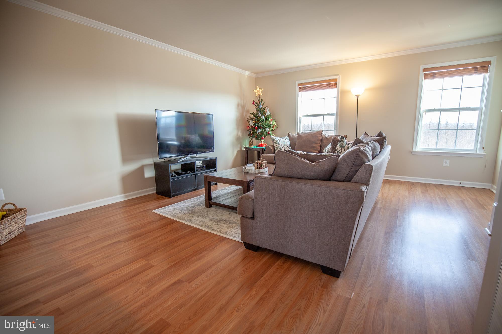 LAKELAND PLACE - Residential Lease