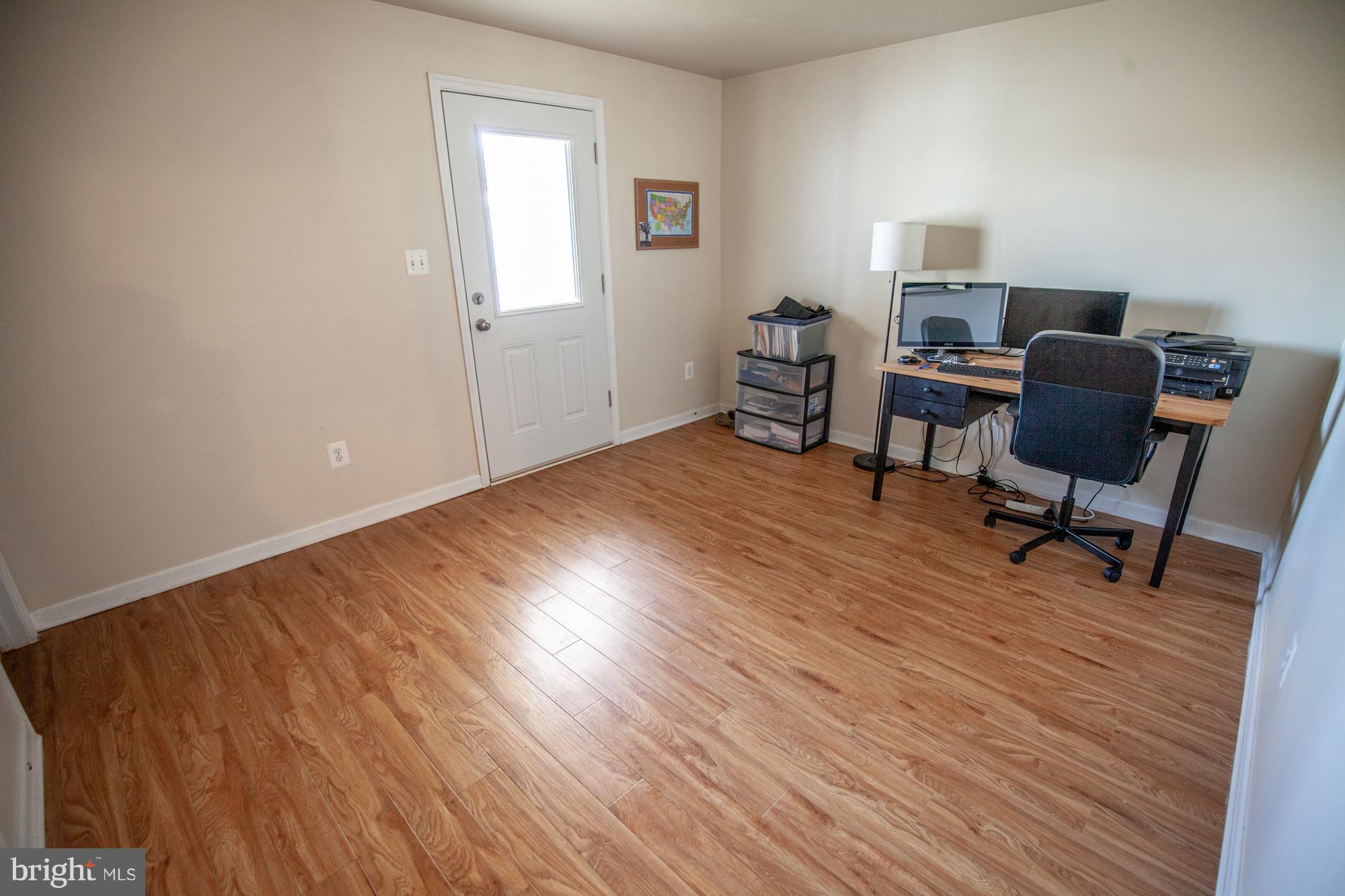 LAKELAND PLACE - Residential Lease