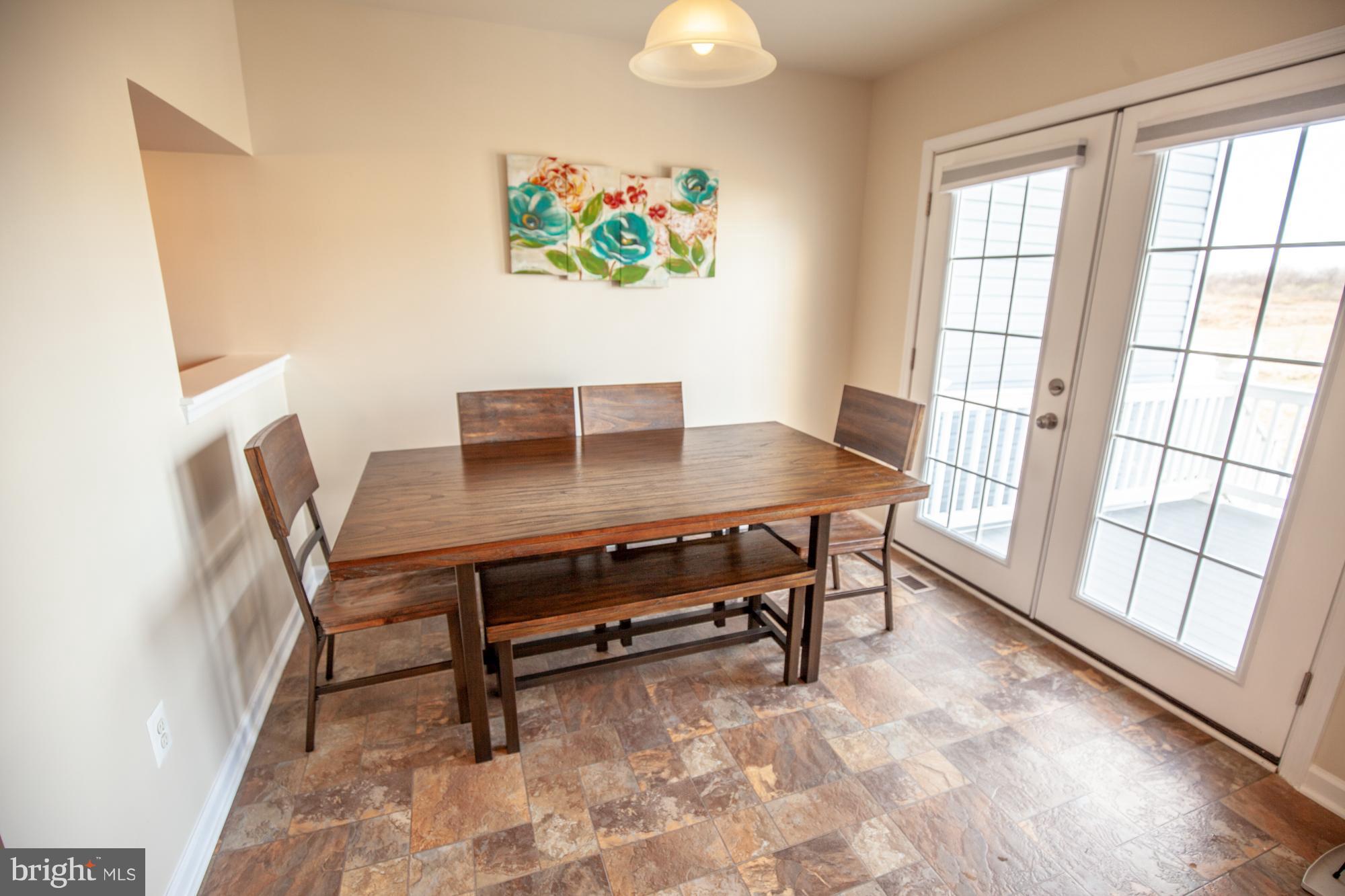 LAKELAND PLACE - Residential Lease