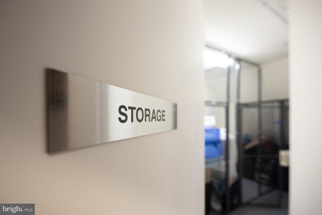 900 NORTH WASHINGTON STREET CONDOMINIUMS - Residential Lease