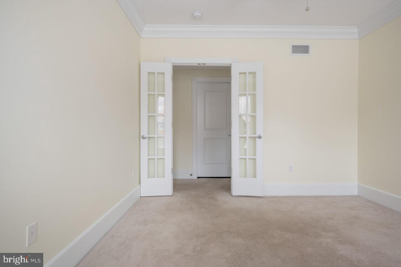 900 NORTH WASHINGTON STREET CONDOMINIUMS - Residential Lease