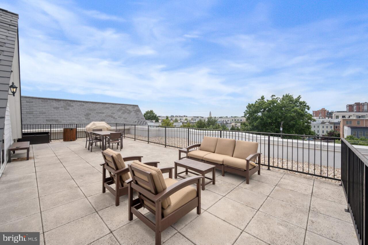 900 NORTH WASHINGTON STREET CONDOMINIUMS - Residential Lease