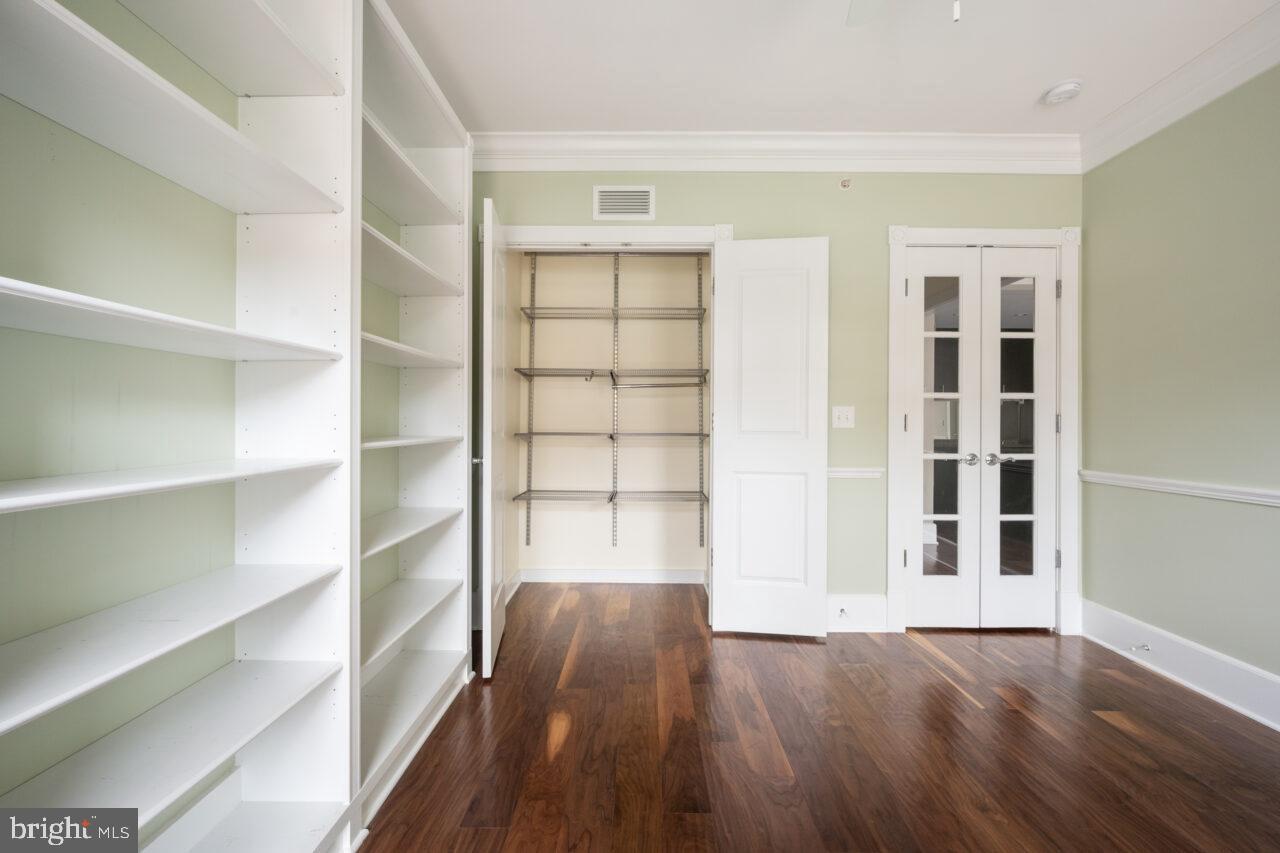 900 NORTH WASHINGTON STREET CONDOMINIUMS - Residential Lease