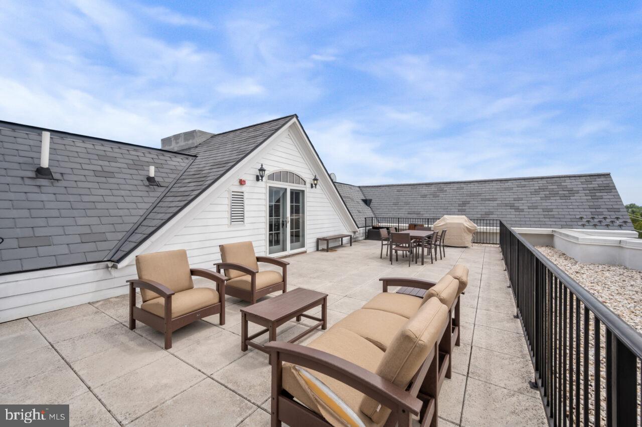 900 NORTH WASHINGTON STREET CONDOMINIUMS - Residential Lease