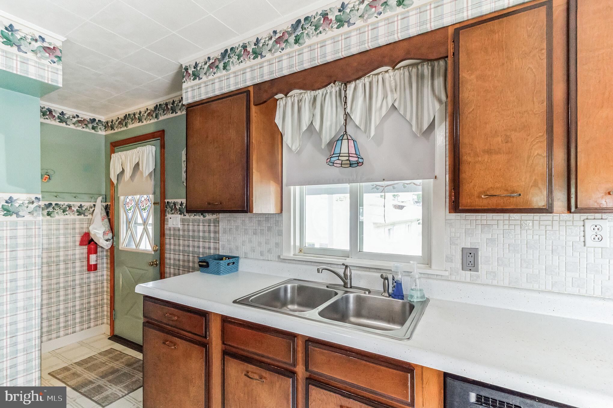 ALPINE GARDENS - Residential