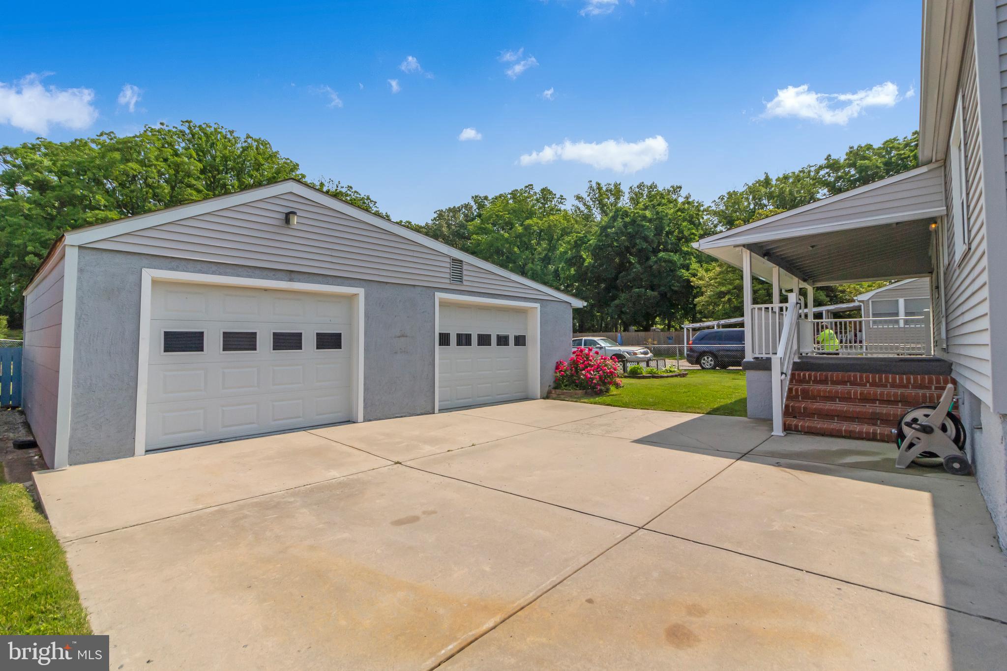 ALPINE GARDENS - Residential