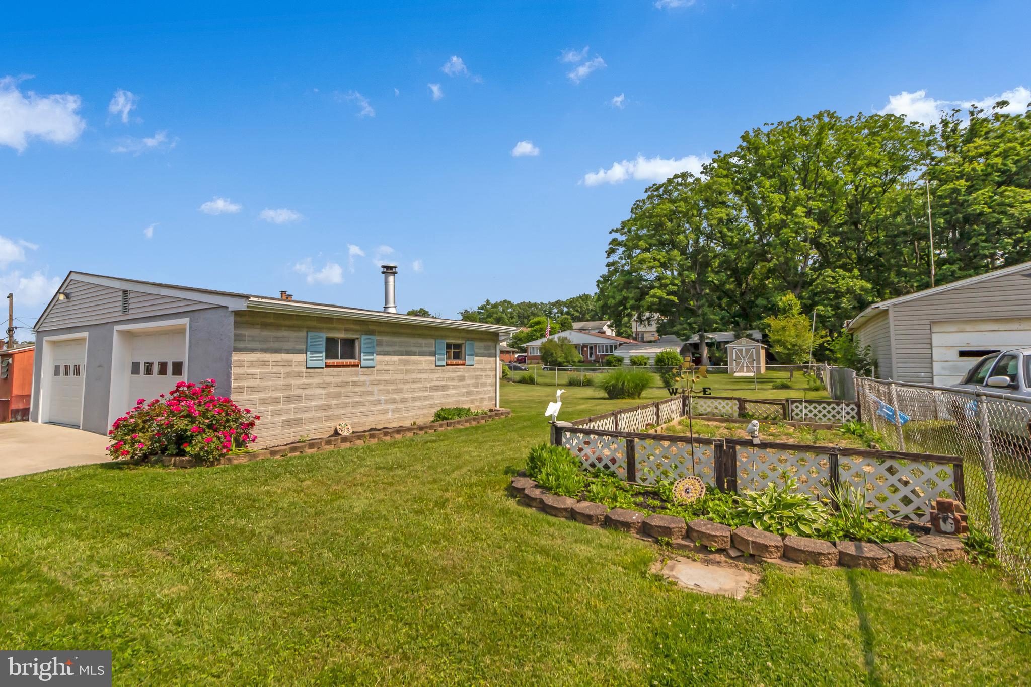 ALPINE GARDENS - Residential