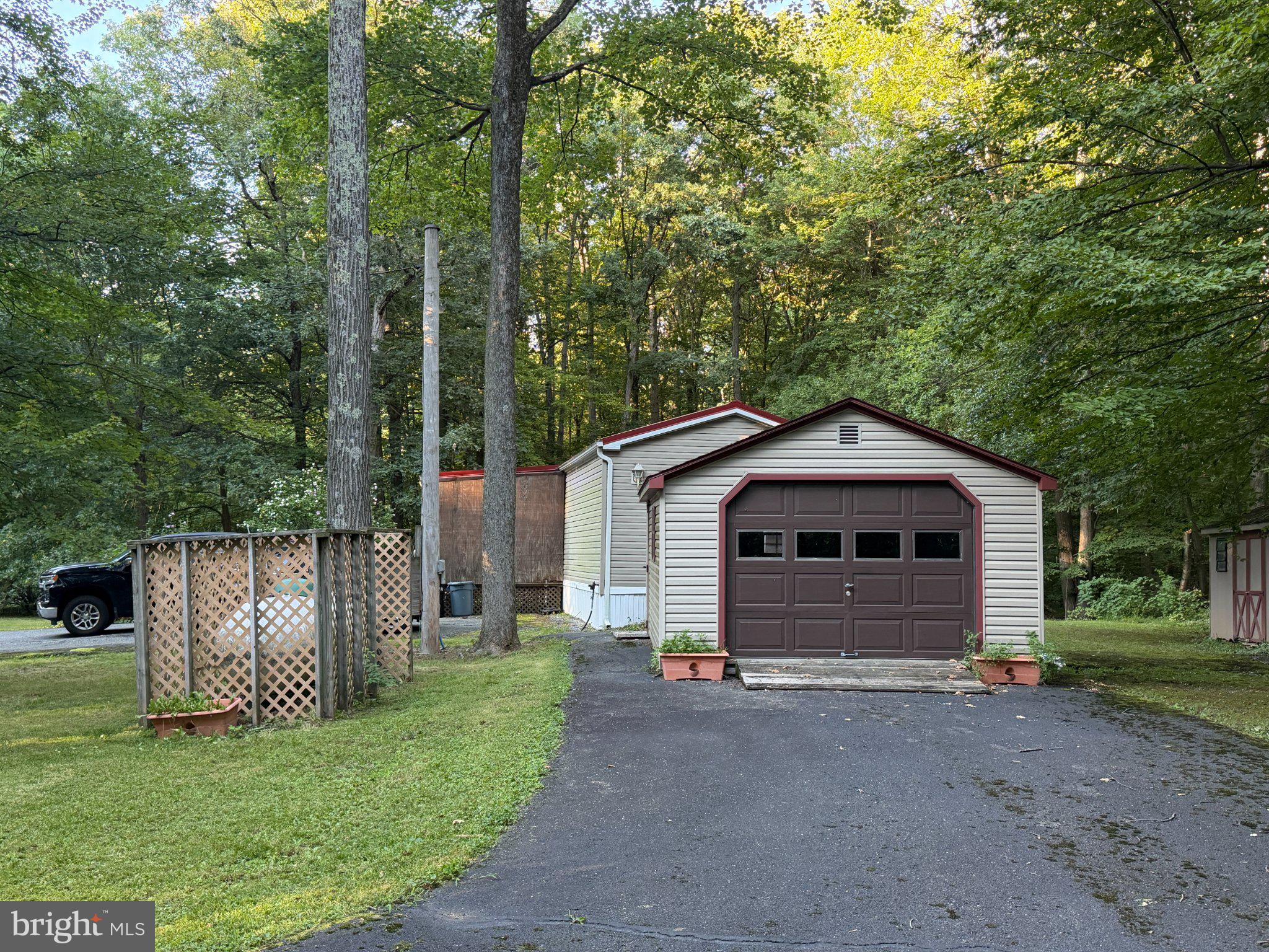 21 ROCKY LANE
