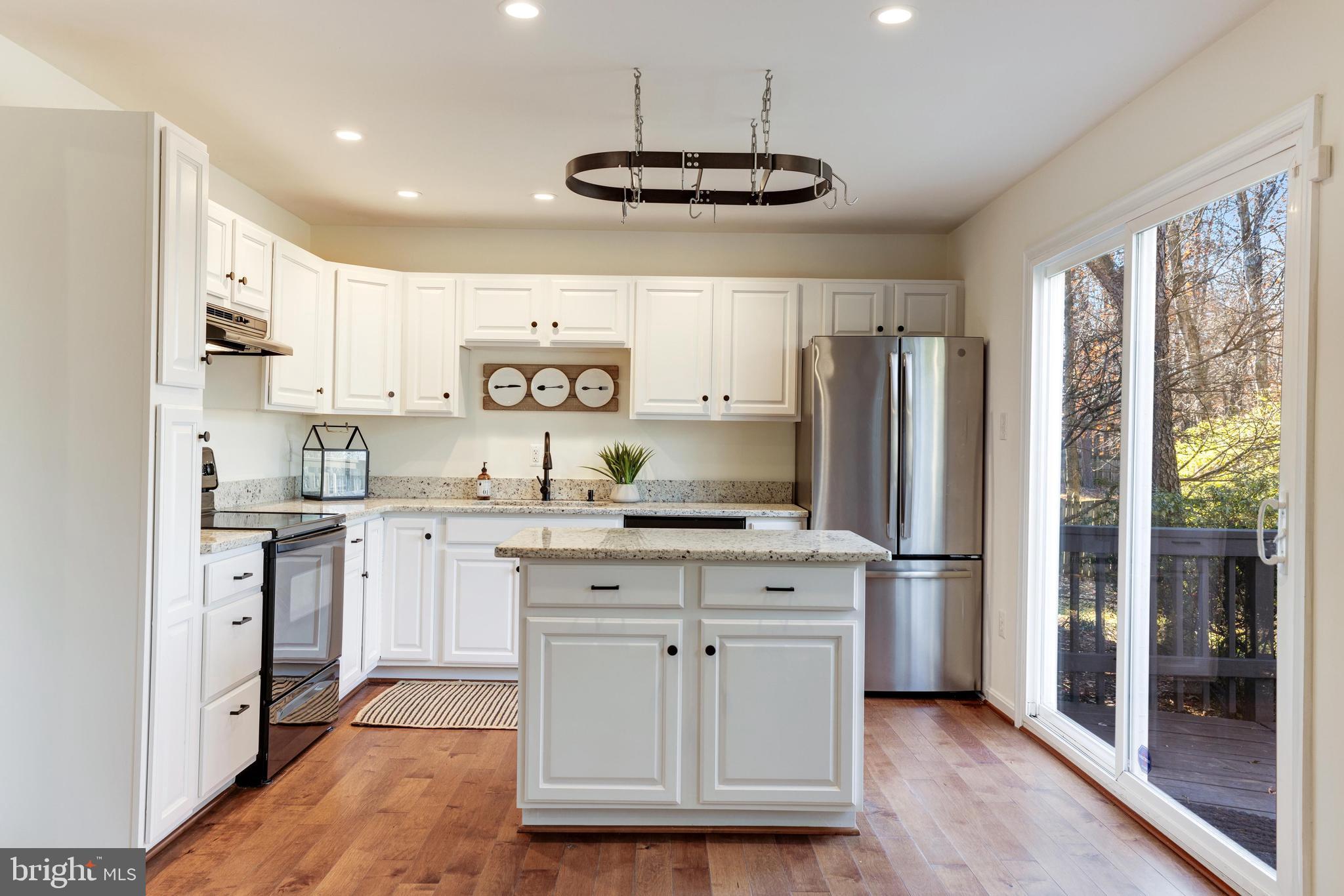 STRATTON WOODS - Residential