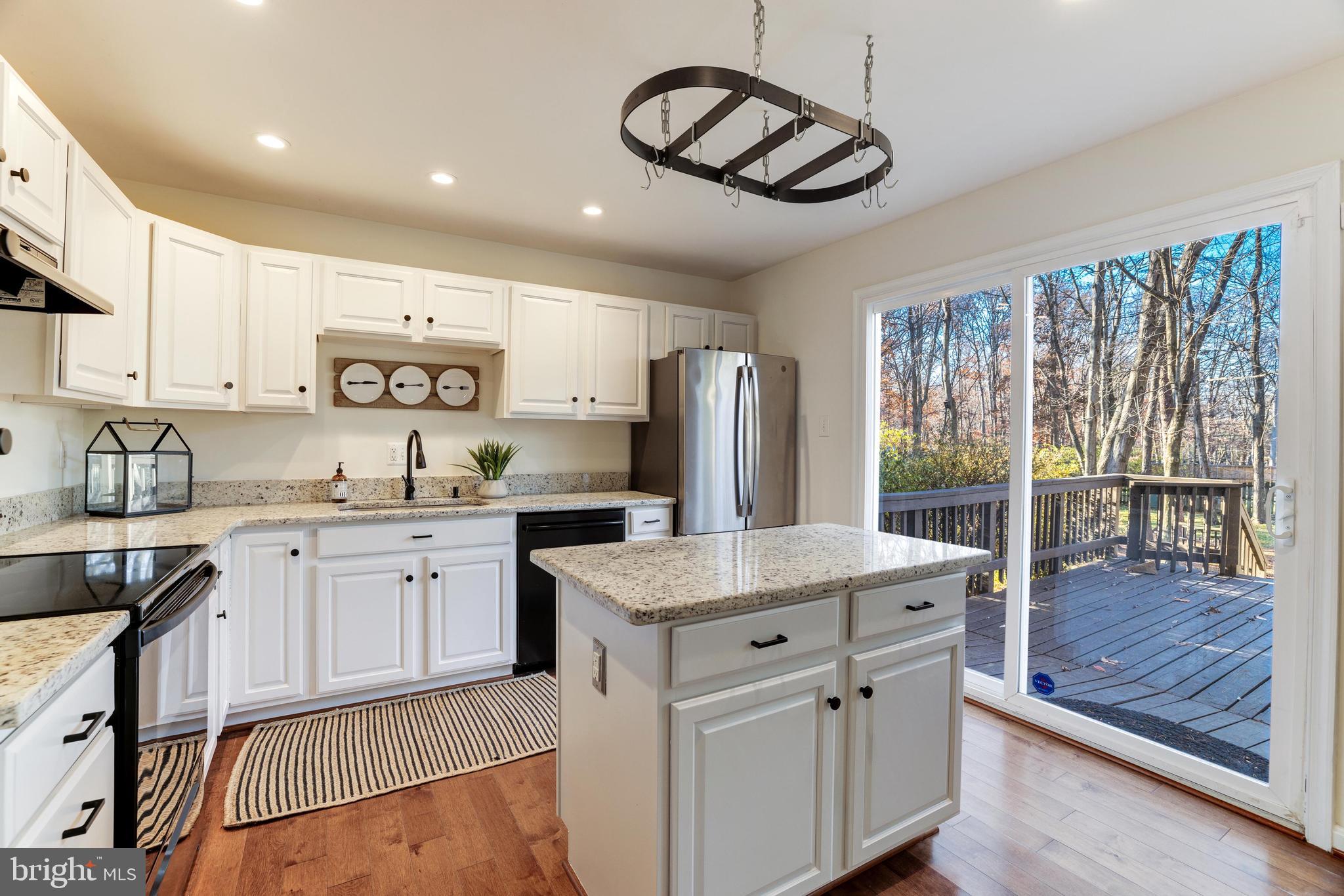 STRATTON WOODS - Residential