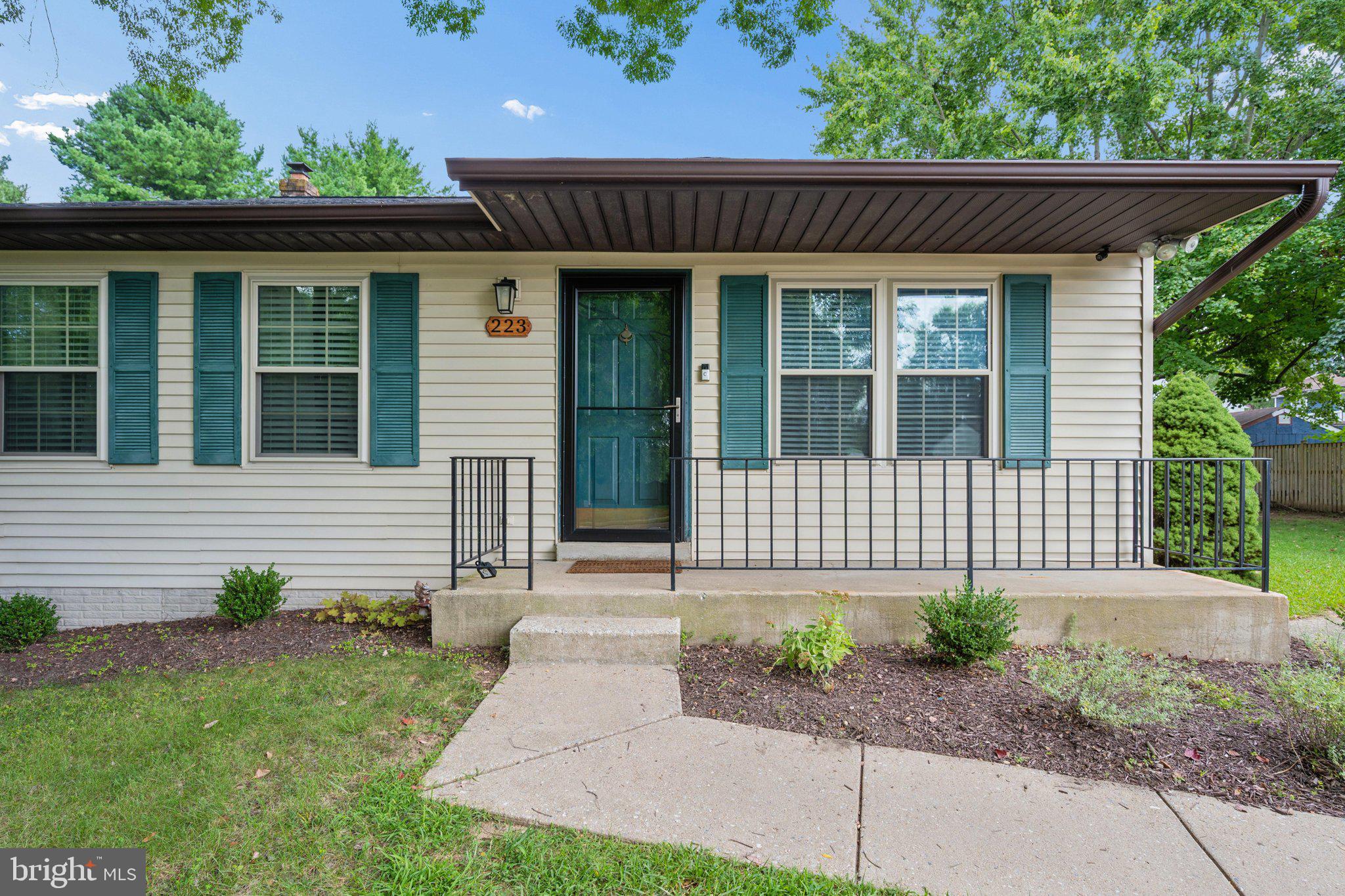 223 STACEY LEE DRIVE