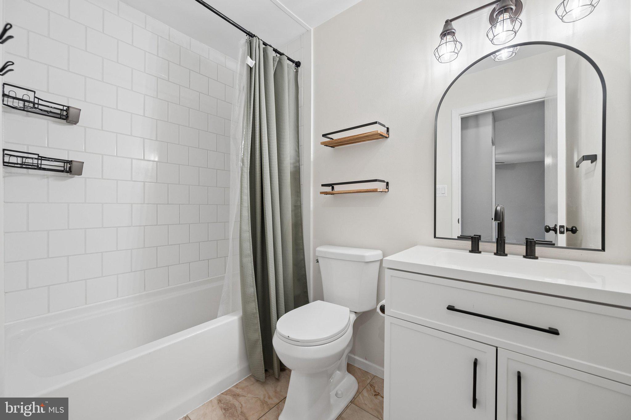 223 STACEY LEE DRIVE