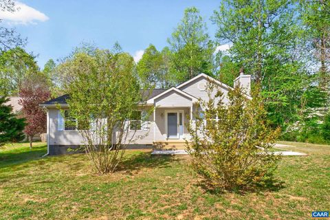 Homes For Sale - 32 Hatchechubee Rd Rd<br/> PALMYRA, VA 22963