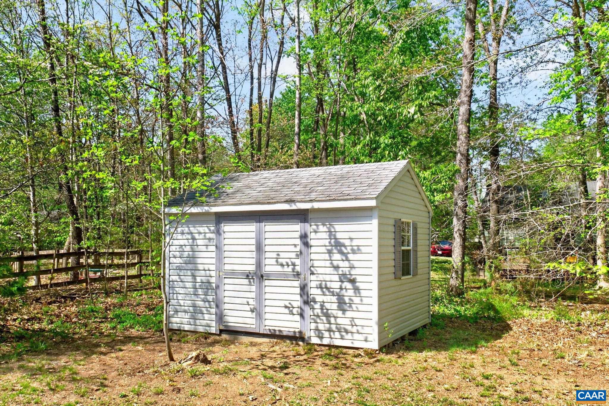 LAKE MONTICELLO - Residential
