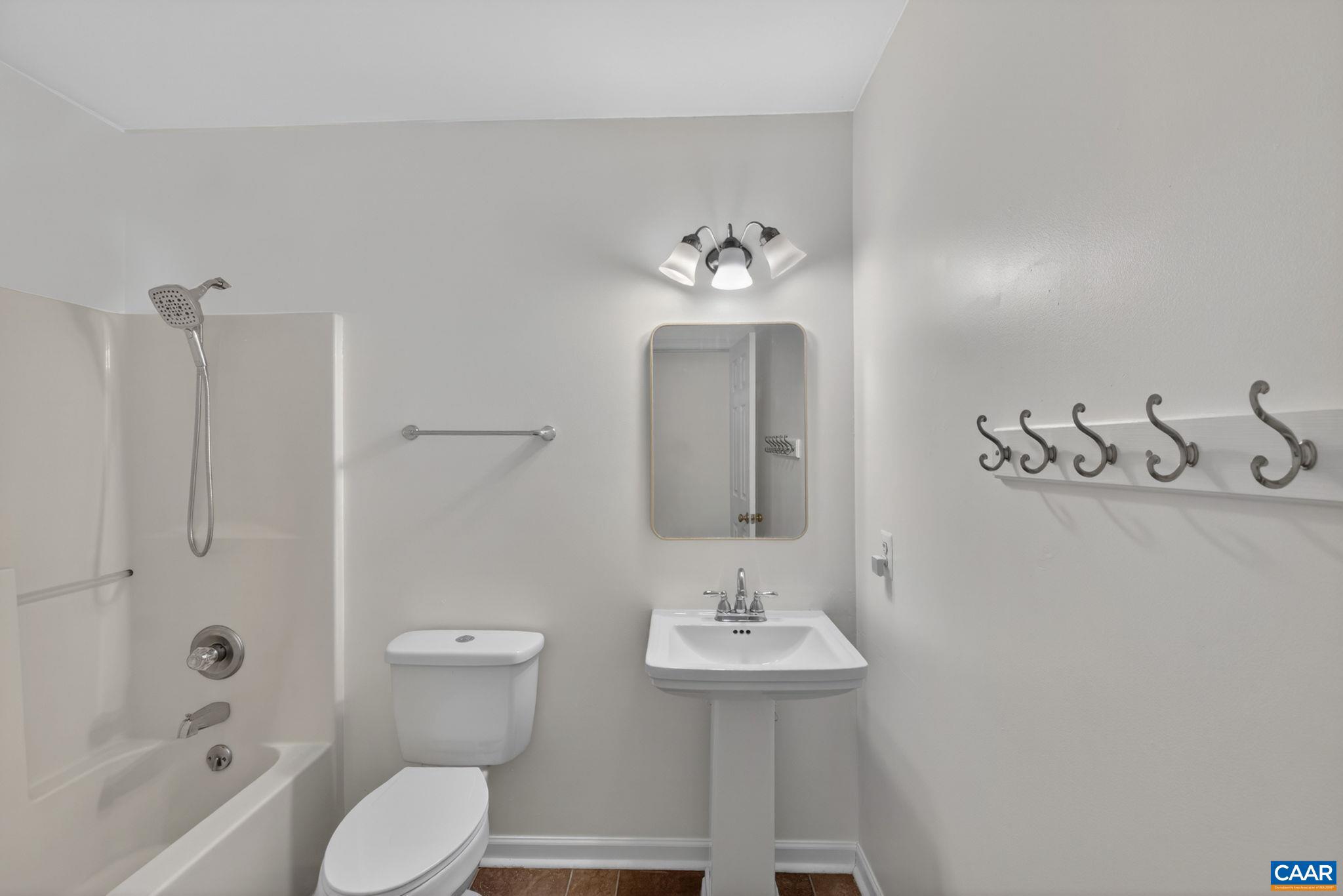 LAKE MONTICELLO - Residential