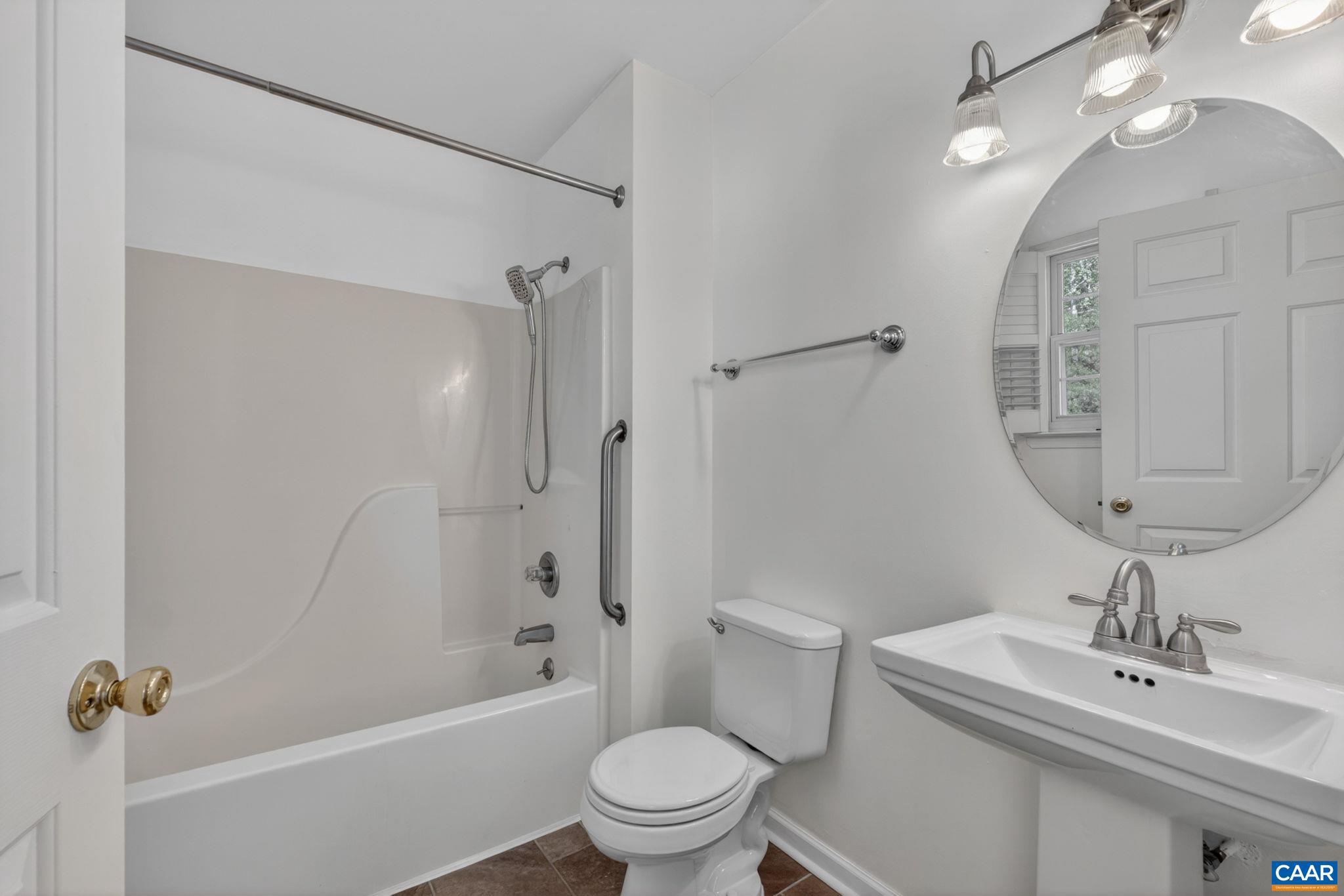 LAKE MONTICELLO - Residential