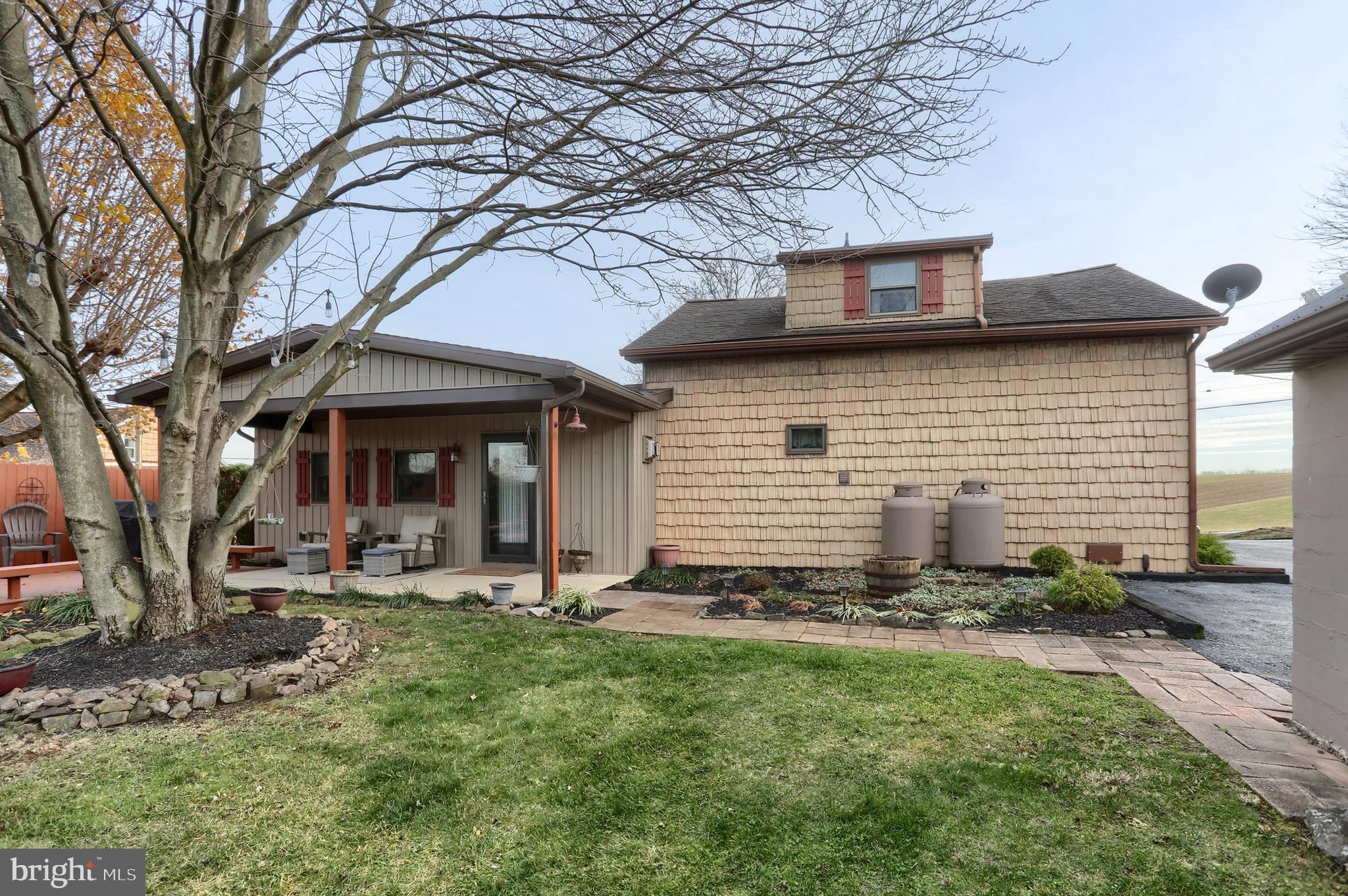 2103 THOMPSON AVENUE