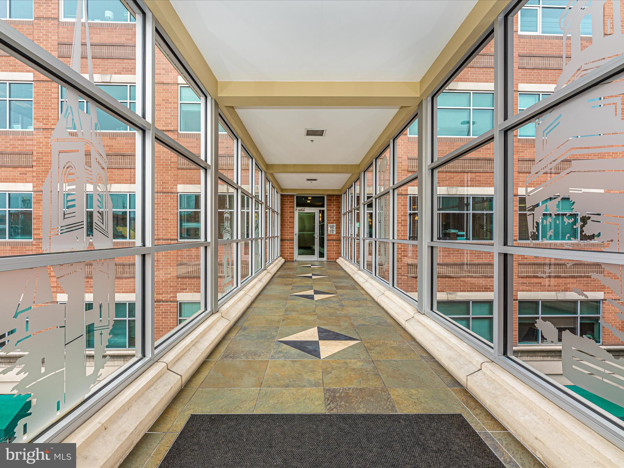 CREEKSIDE PLAZA - Residential