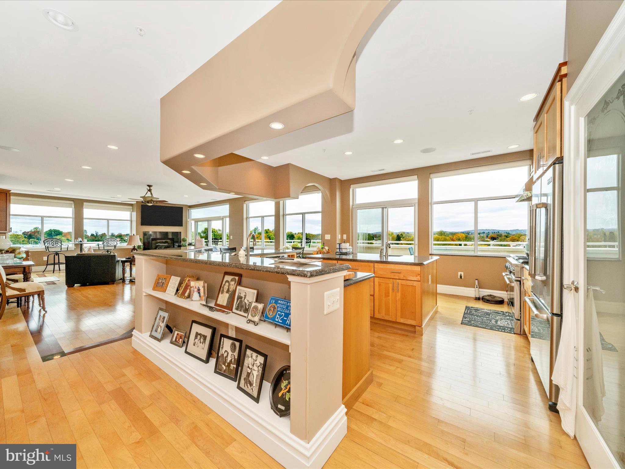 CREEKSIDE PLAZA - Residential