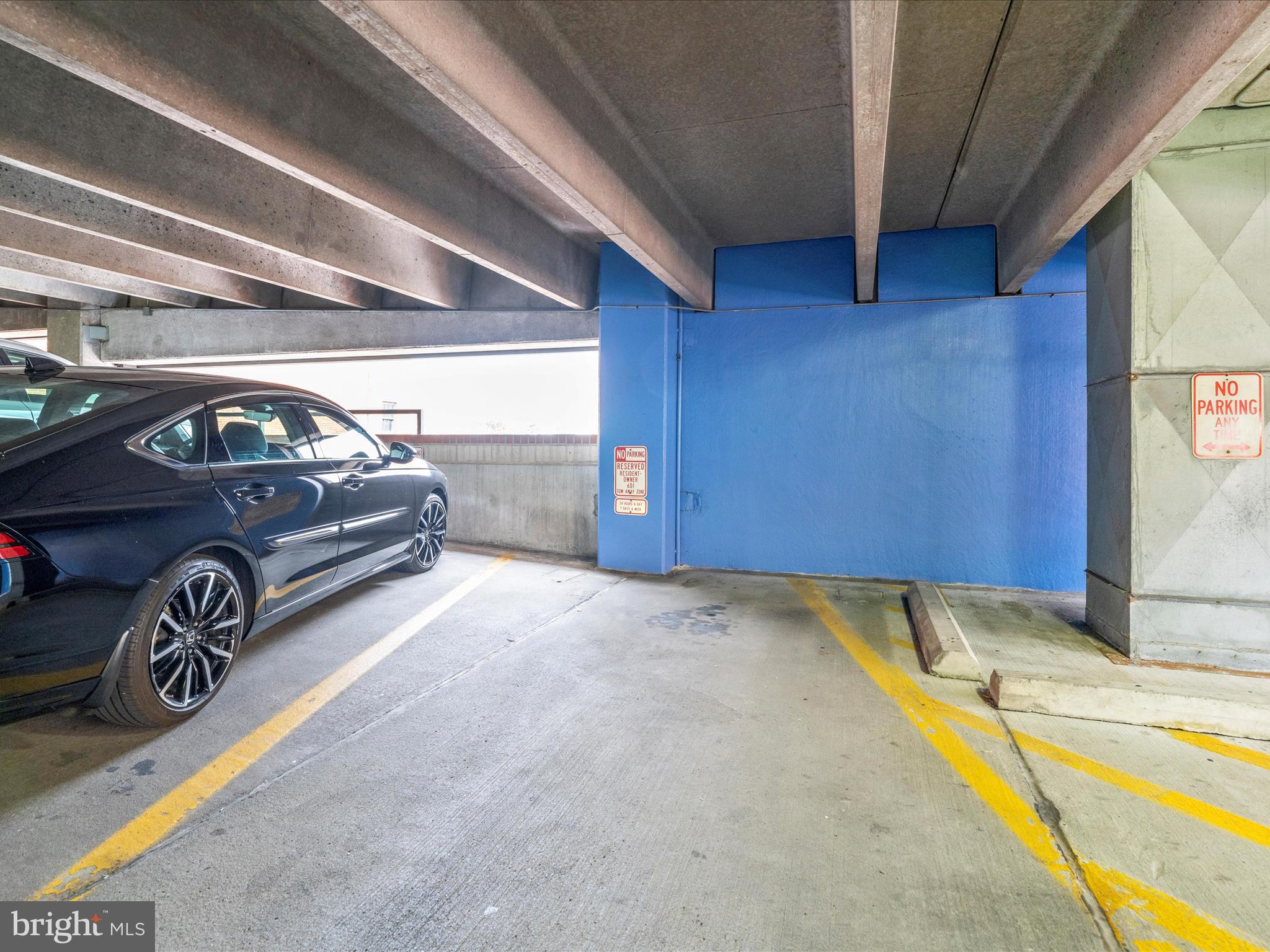 CREEKSIDE PLAZA - Residential