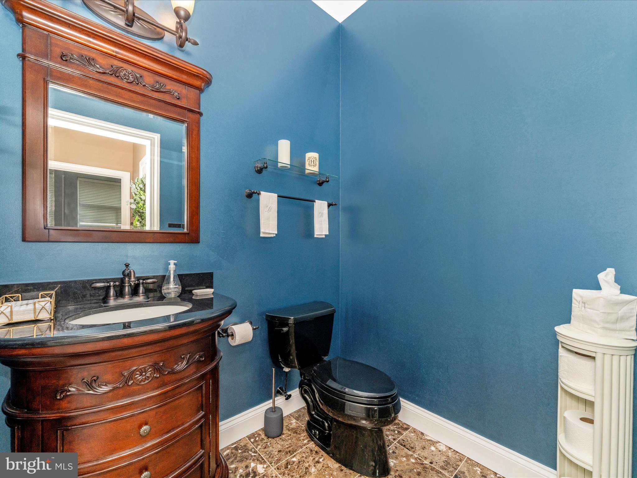 CREEKSIDE PLAZA - Residential