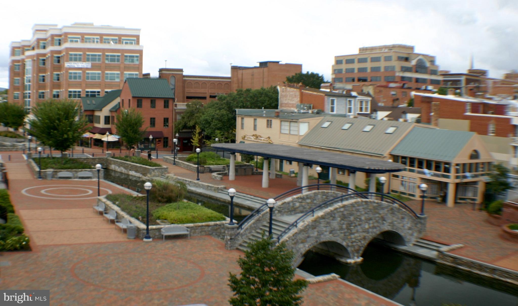 CREEKSIDE PLAZA - Residential