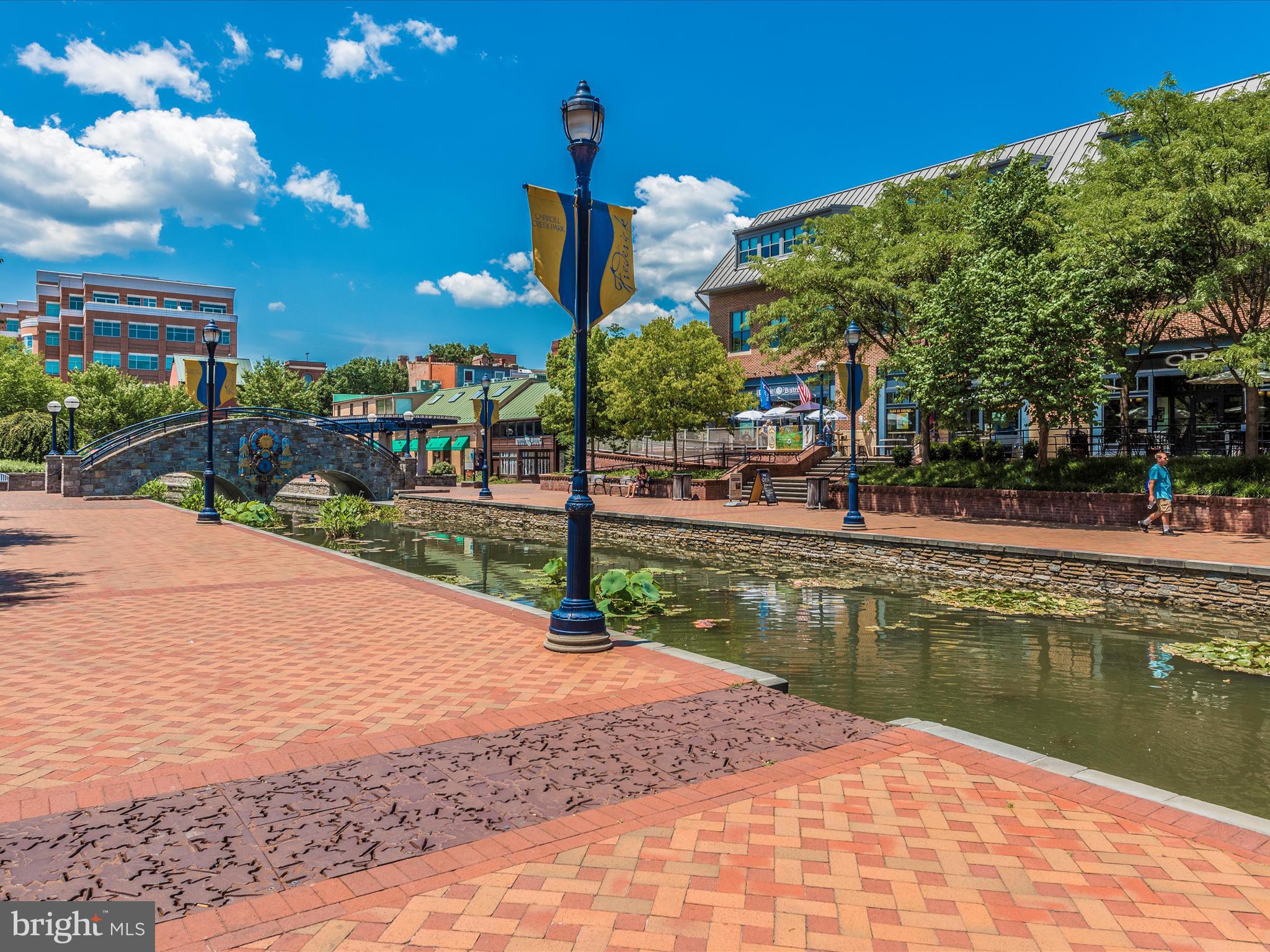 CREEKSIDE PLAZA - Residential