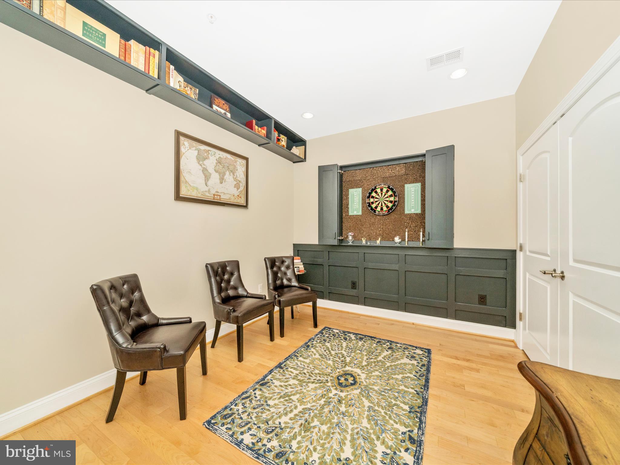 CREEKSIDE PLAZA - Residential