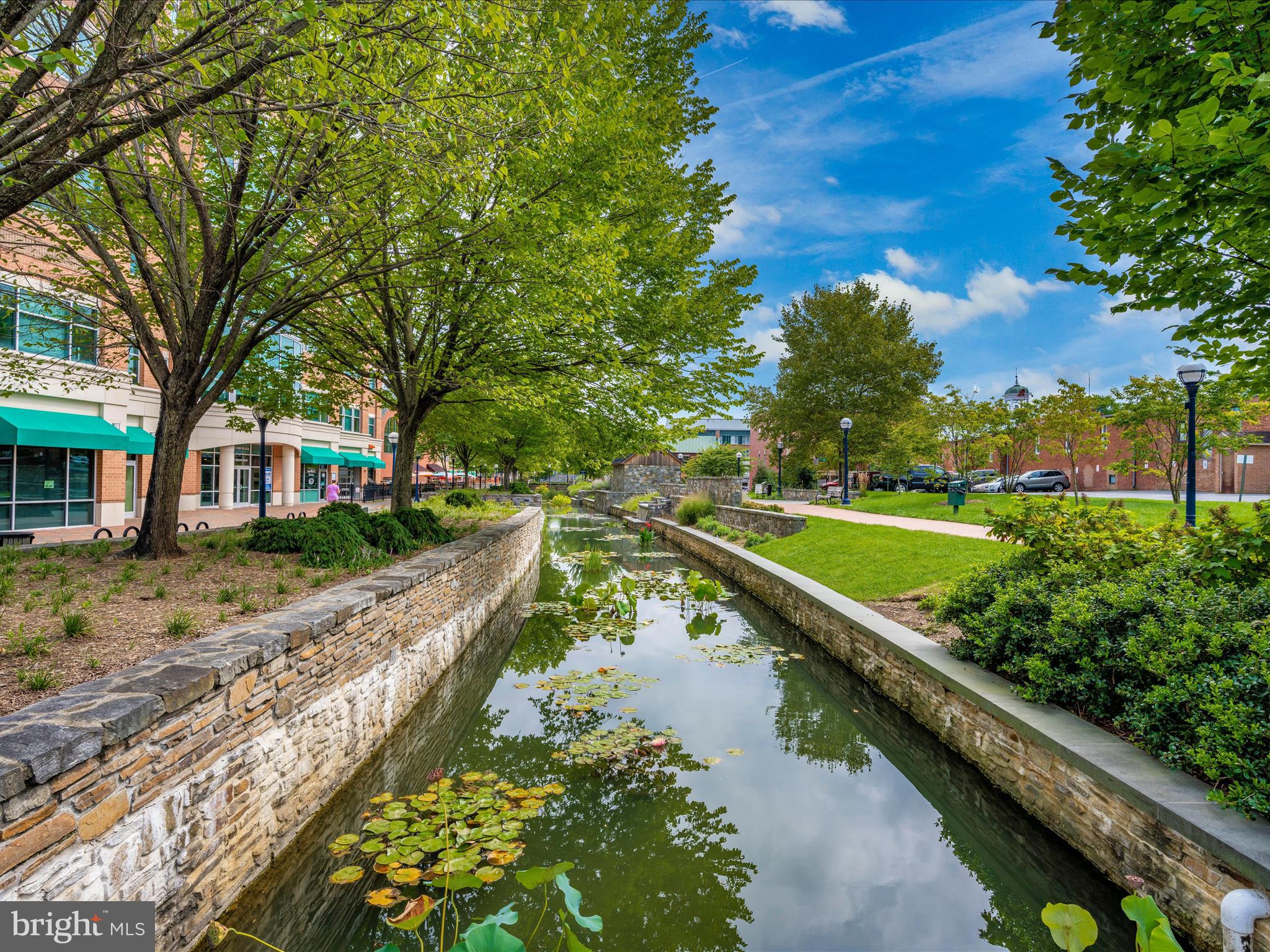 CREEKSIDE PLAZA - Residential