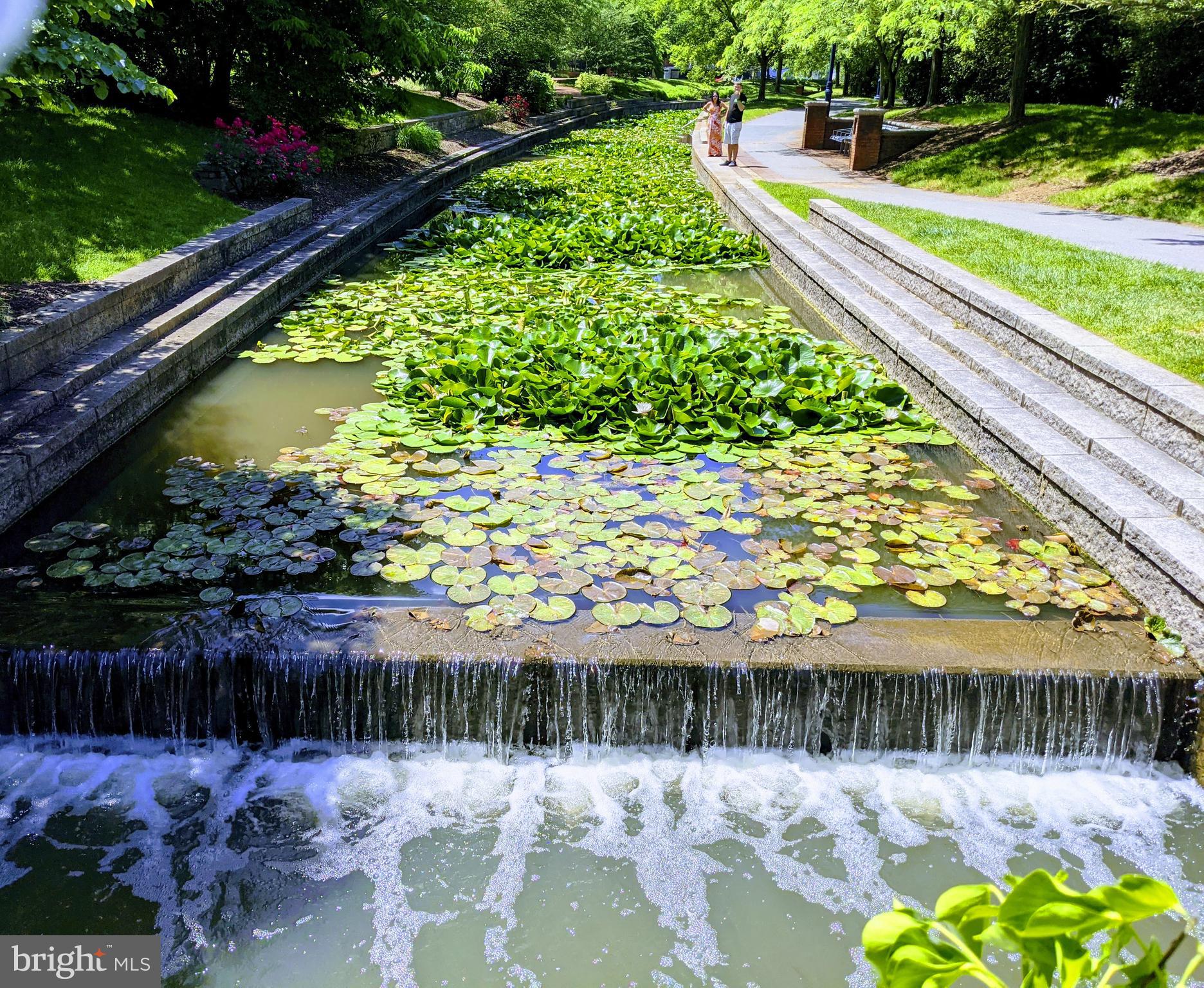 CREEKSIDE PLAZA - Residential