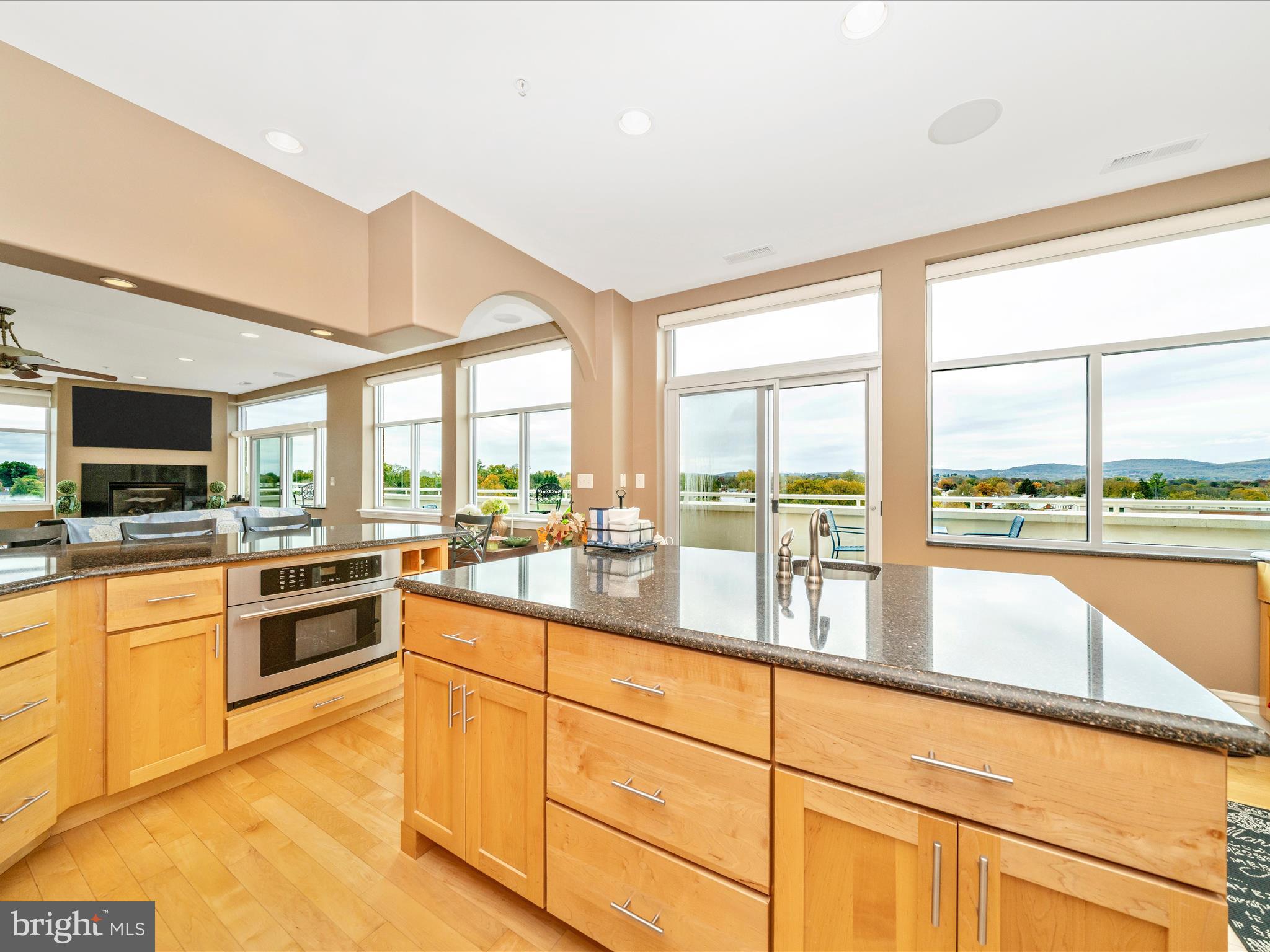 CREEKSIDE PLAZA - Residential